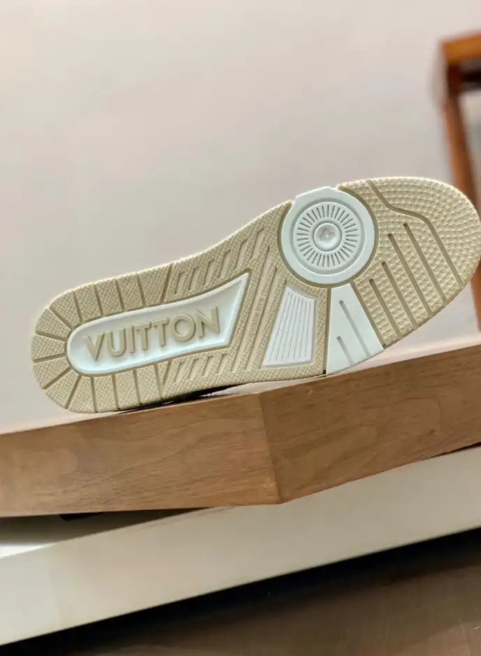 hype Louis Vuitton Sneakers