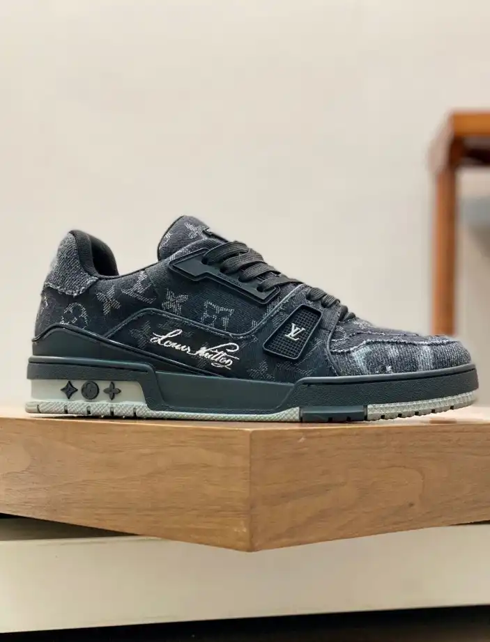 hype Louis Vuitton Sneakers