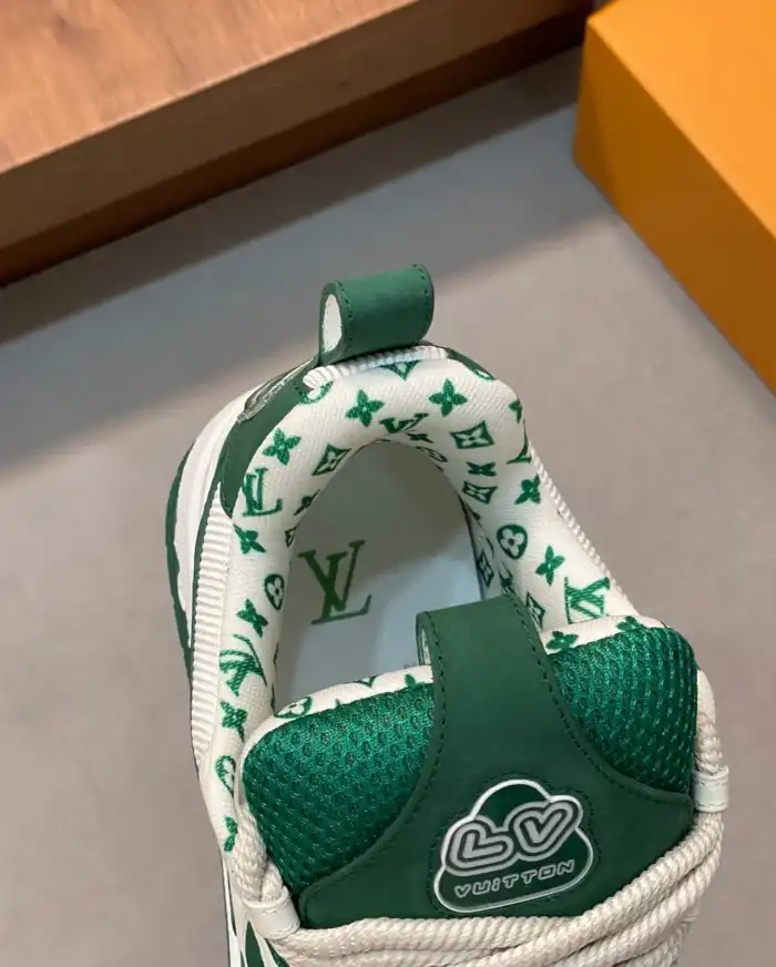 hype Louis Vuitton Sneakers