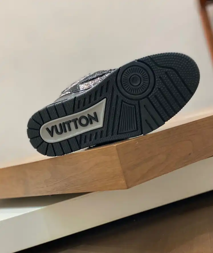 hype Louis Vuitton Sneakers