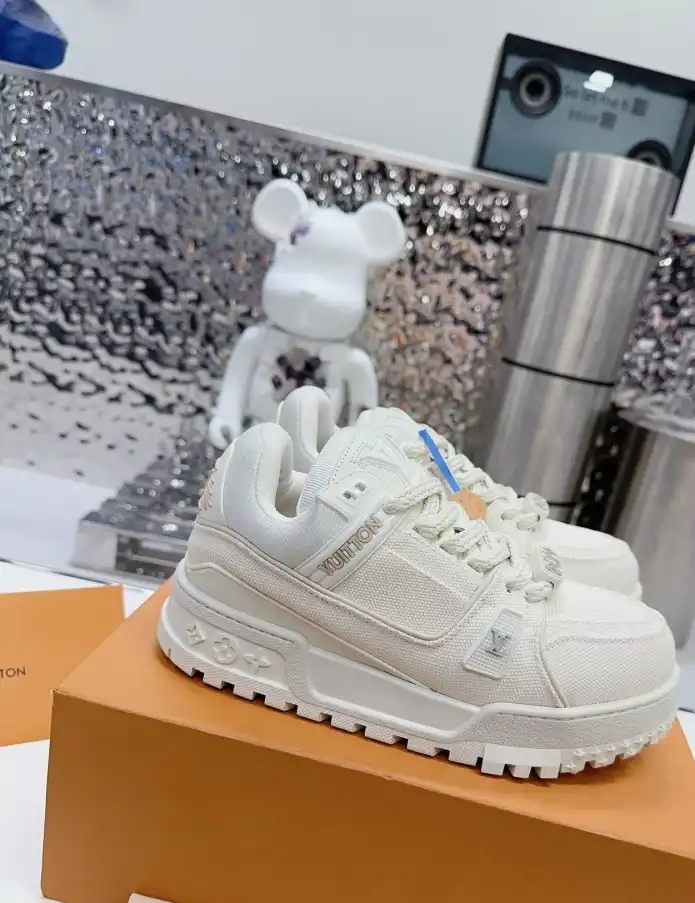 hype Louis Vuitton Sneakers