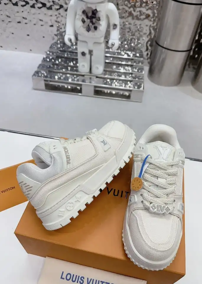 hype Louis Vuitton Sneakers