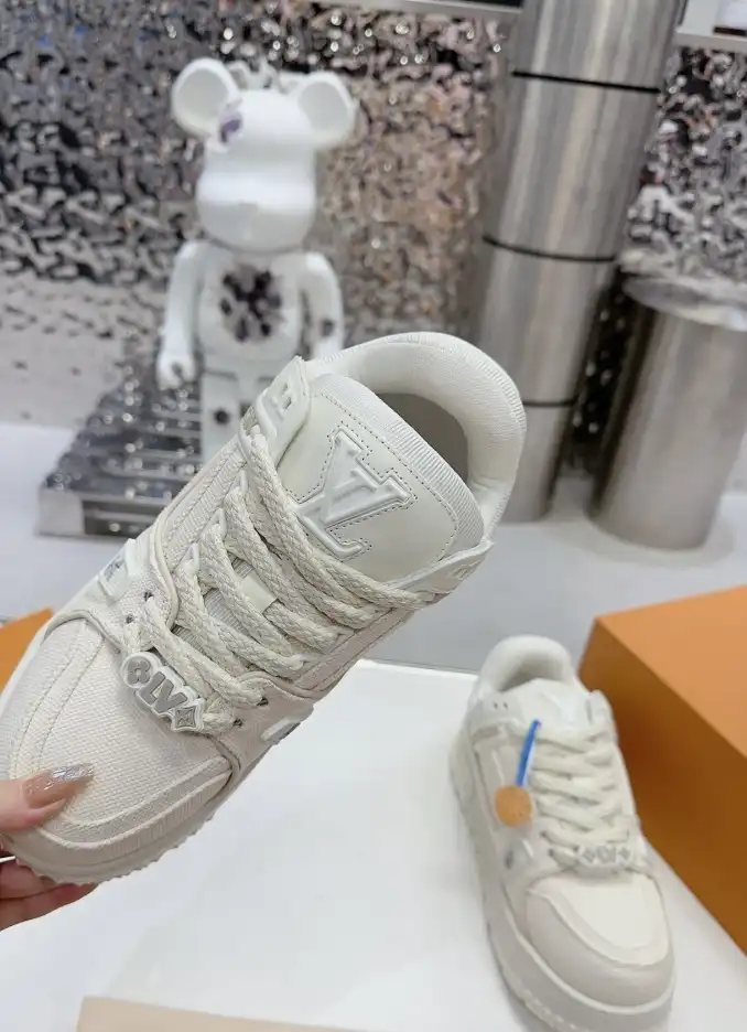 hype Louis Vuitton Sneakers