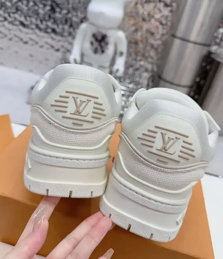 hype Louis Vuitton Sneakers