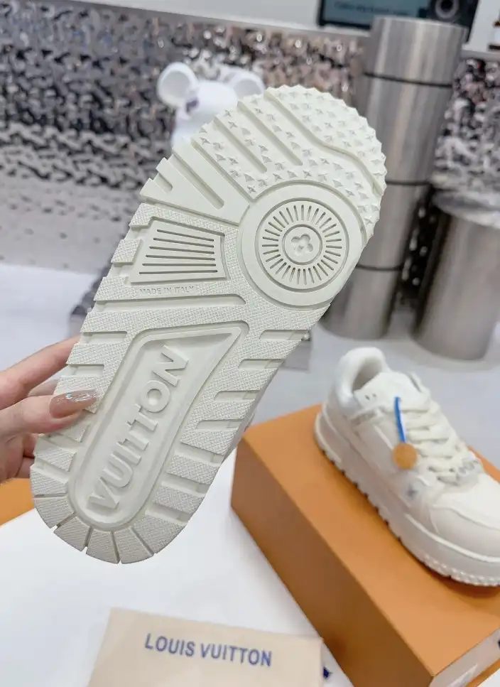 hype Louis Vuitton Sneakers