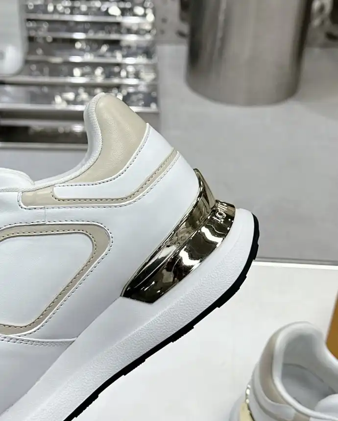 hype Louis Vuitton Sneakers