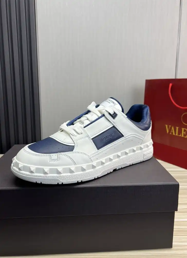 hype Valentino Sneakers