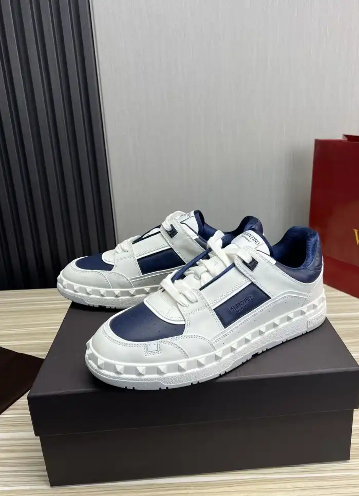 hype Valentino Sneakers