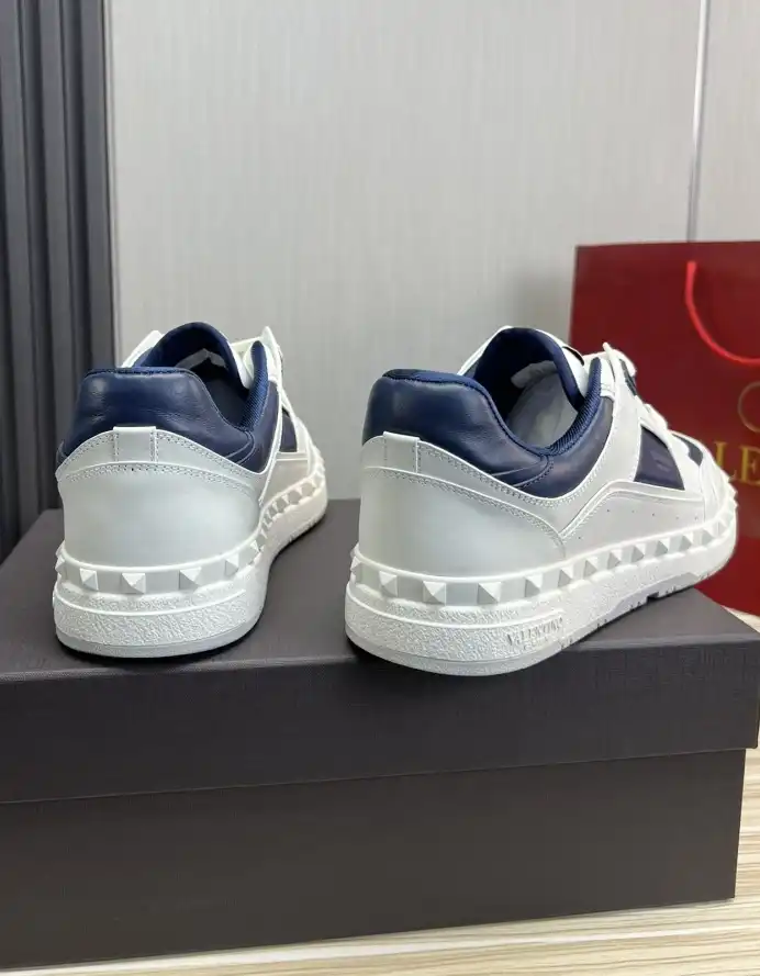 hype Valentino Sneakers