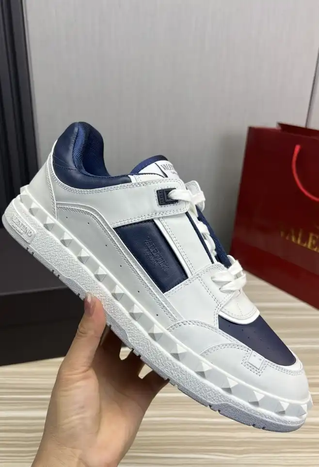 hype Valentino Sneakers