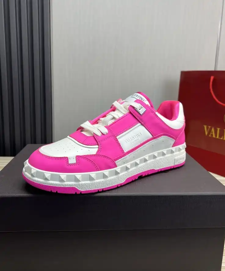 hype Valentino Sneakers