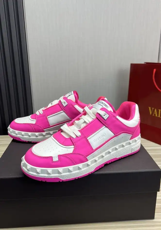 hype Valentino Sneakers