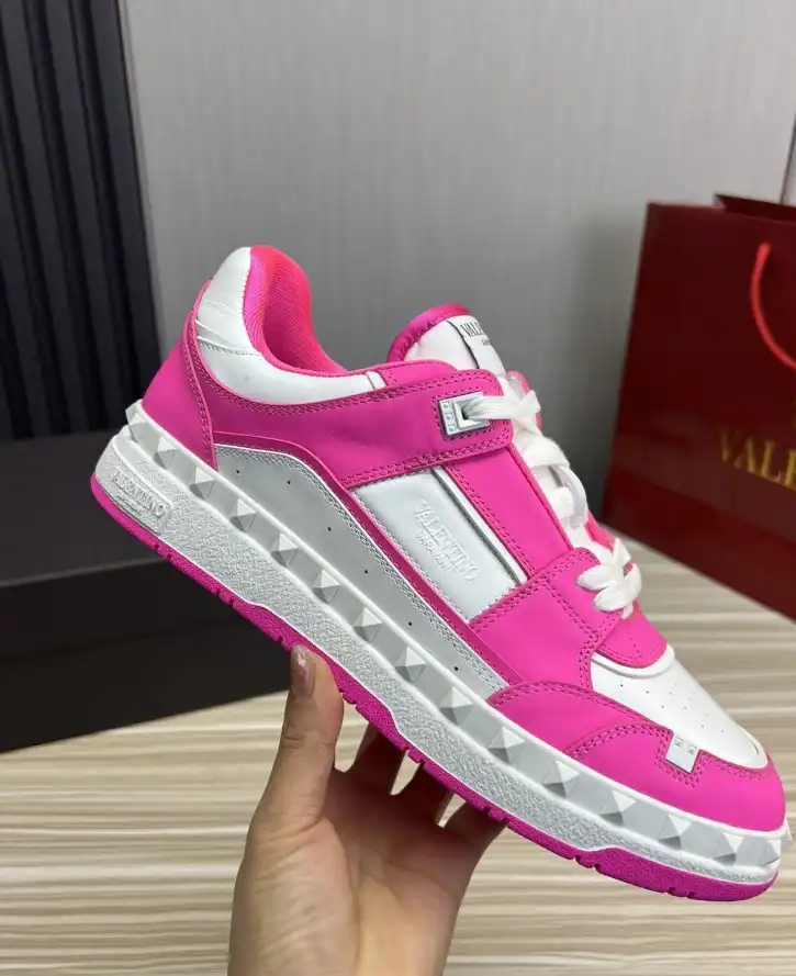 hype Valentino Sneakers