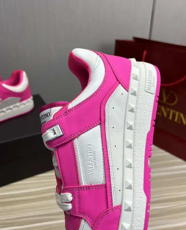 hype Valentino Sneakers