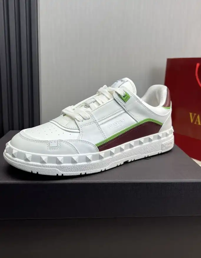 hype Valentino Sneakers