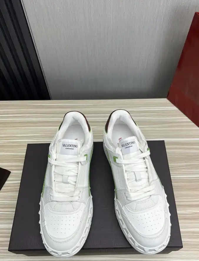 hype Valentino Sneakers