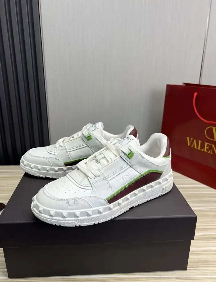 hype Valentino Sneakers