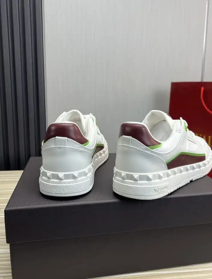 hype Valentino Sneakers