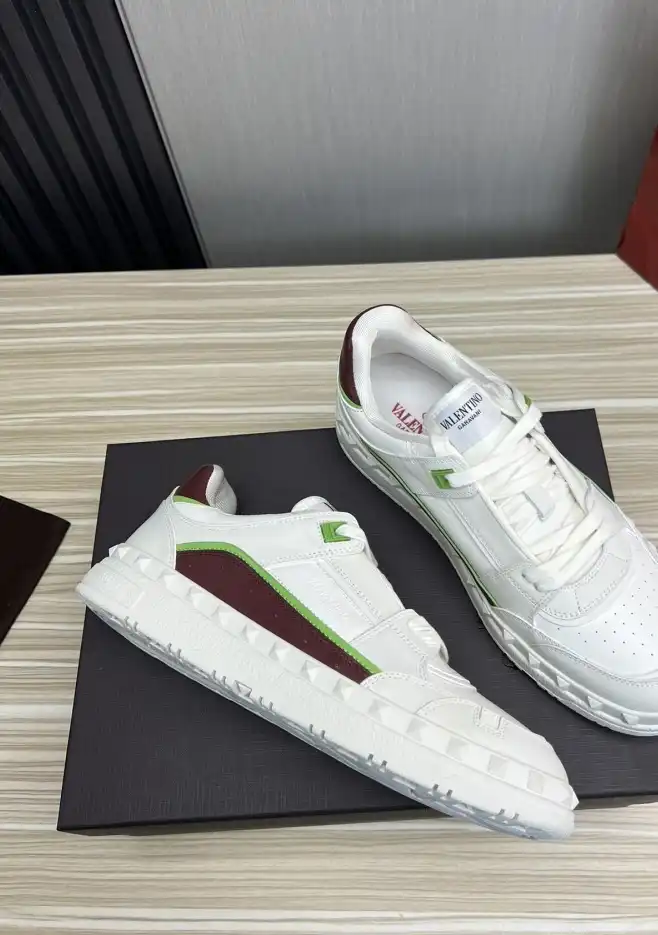 hype Valentino Sneakers