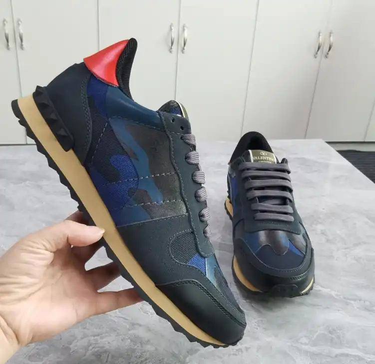 hype Valentino Sneakers