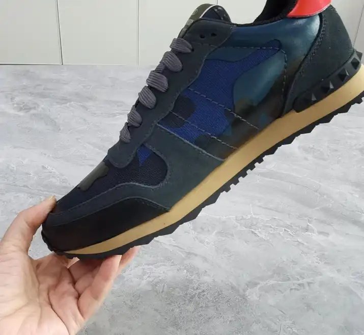 hype Valentino Sneakers