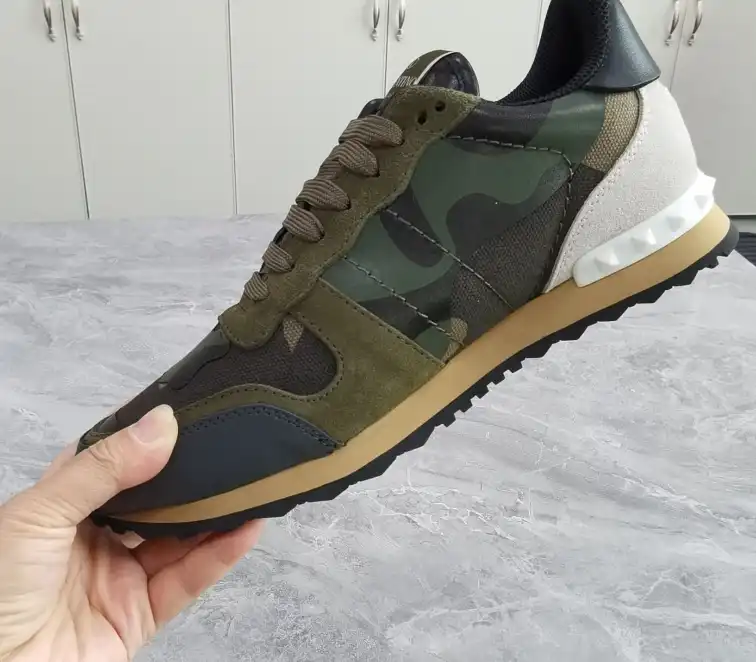 hype Valentino Sneakers