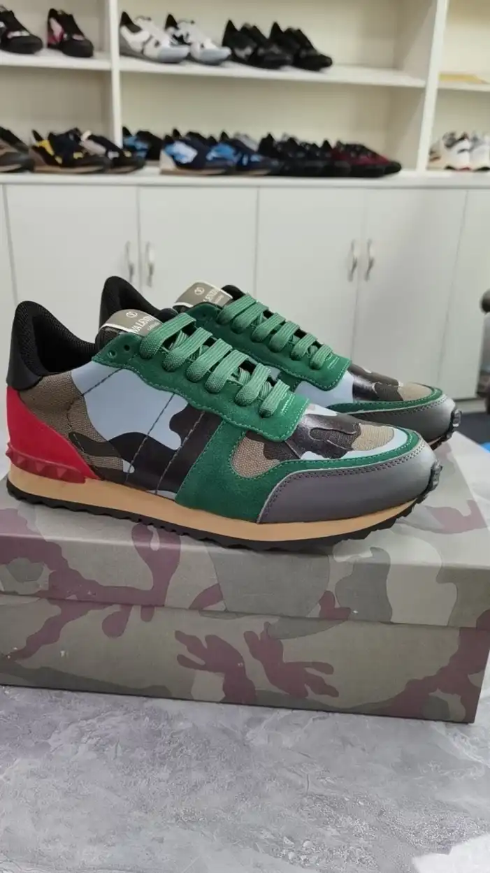 hype Valentino Sneakers