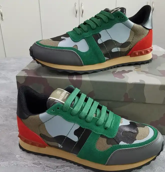 hype Valentino Sneakers