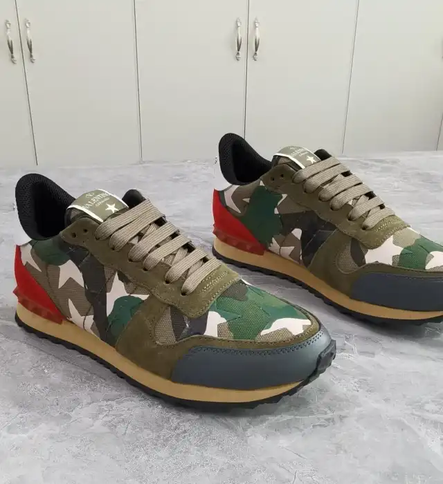 hype Valentino Sneakers