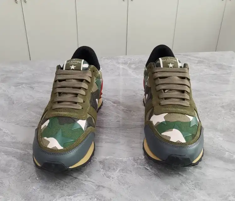 hype Valentino Sneakers