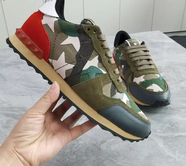 hype Valentino Sneakers