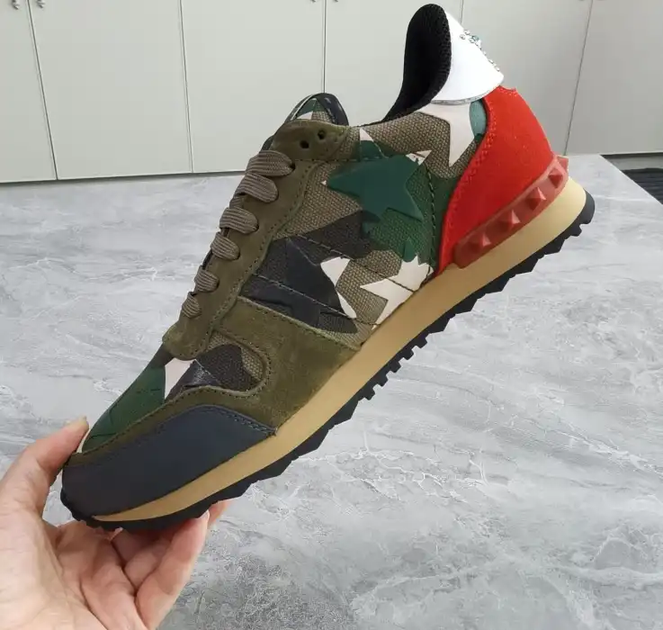 hype Valentino Sneakers