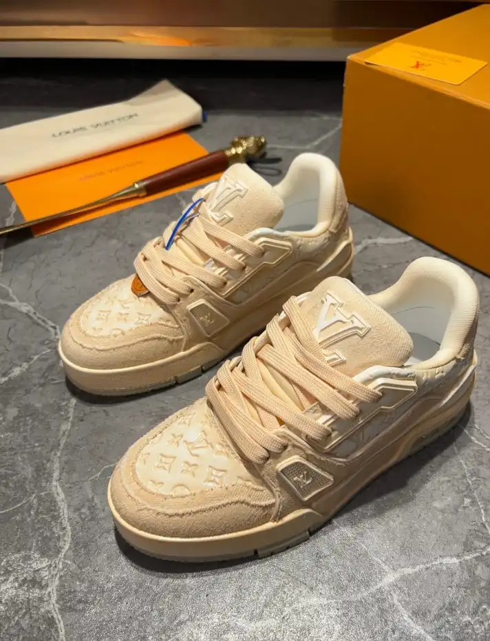 hype Louis Vuitton Sneakers