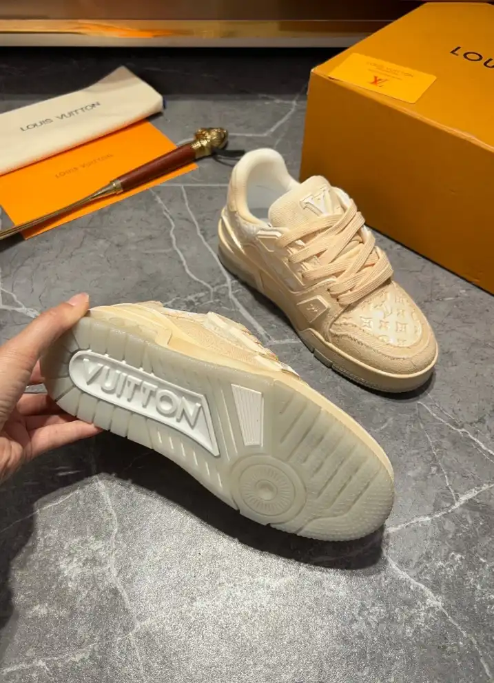 hype Louis Vuitton Sneakers