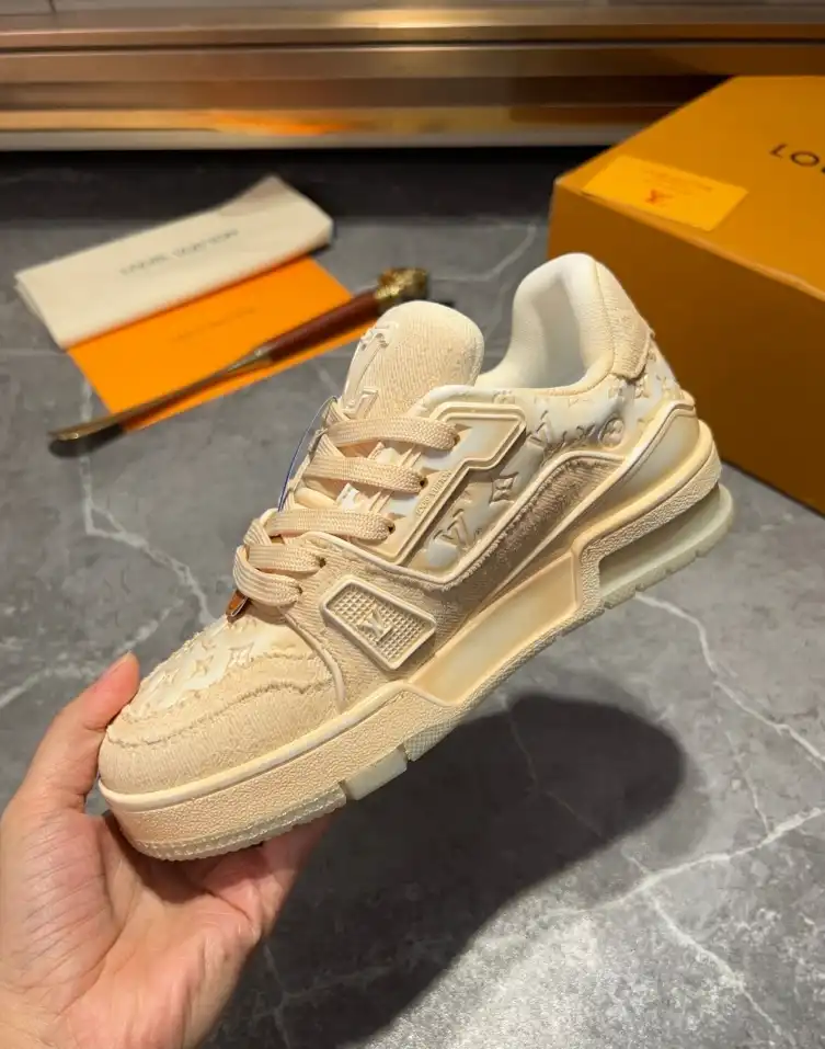 hype Louis Vuitton Sneakers