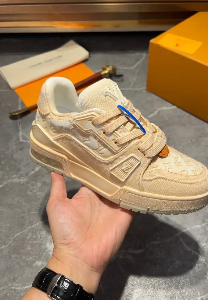 hype Louis Vuitton Sneakers