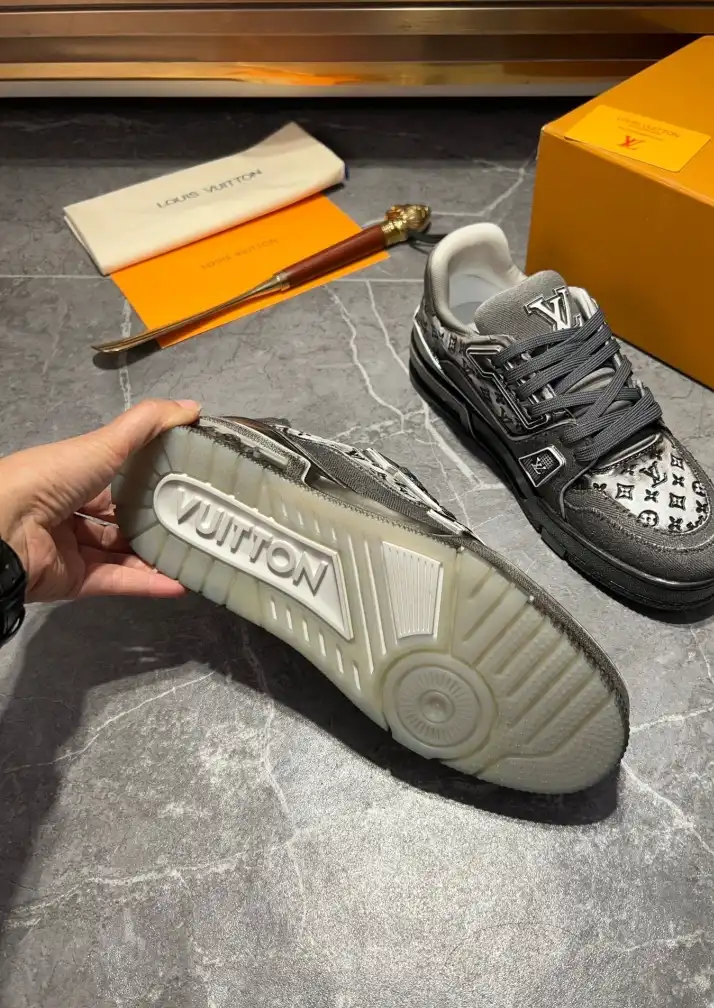 hype Louis Vuitton Sneakers