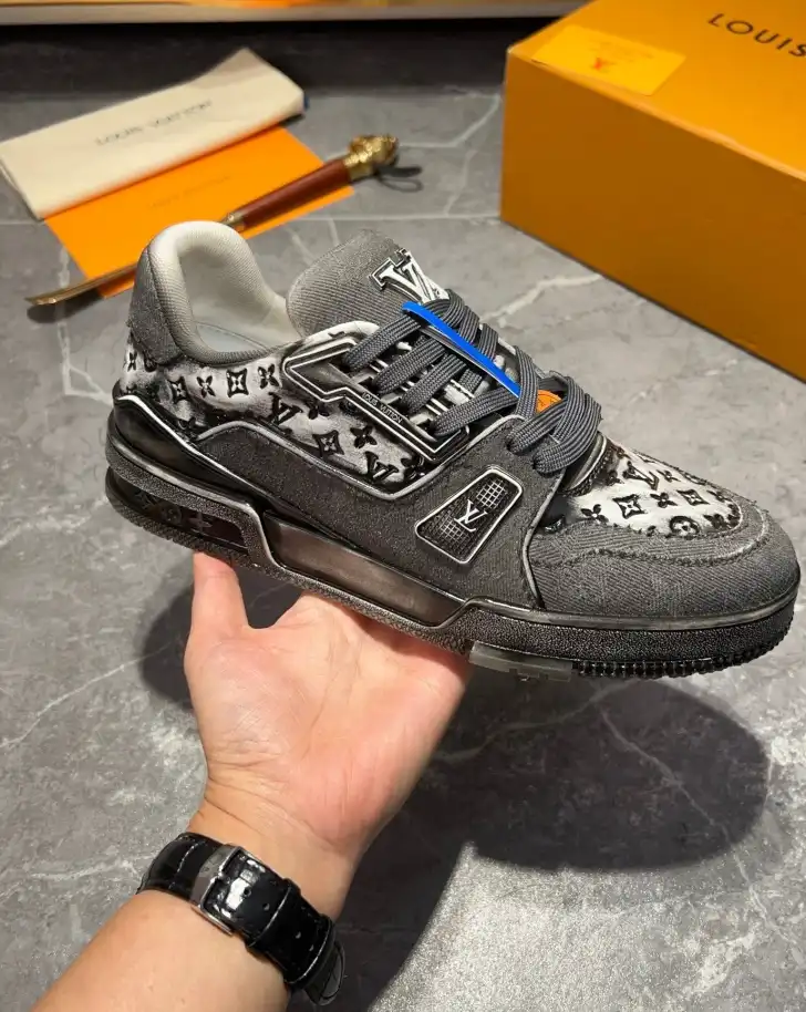 hype Louis Vuitton Sneakers