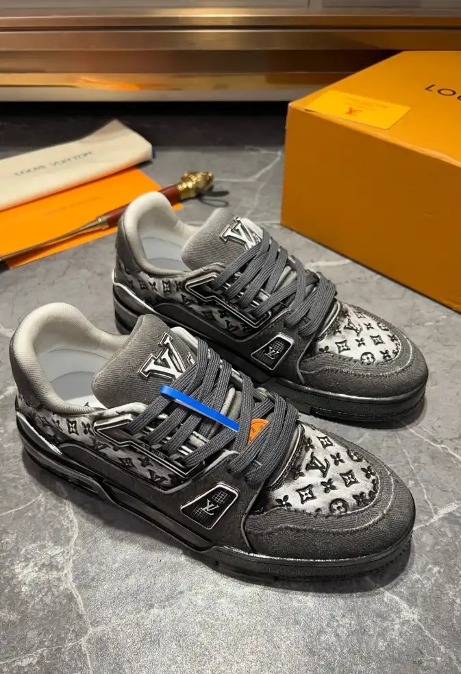 hype Louis Vuitton Sneakers