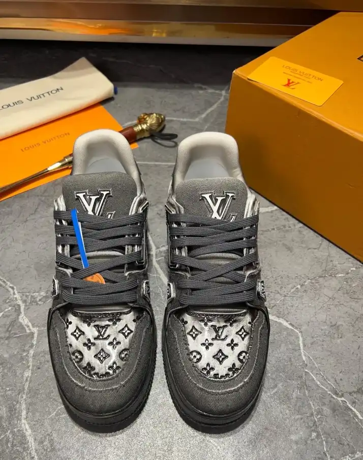 hype Louis Vuitton Sneakers