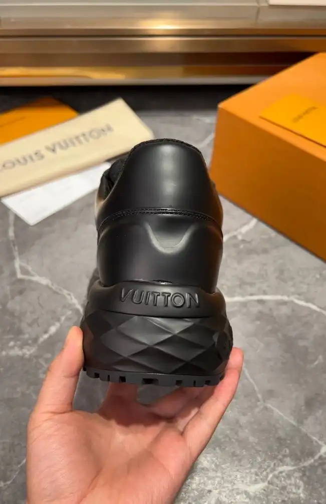 hype Louis Vuitton Sneakers