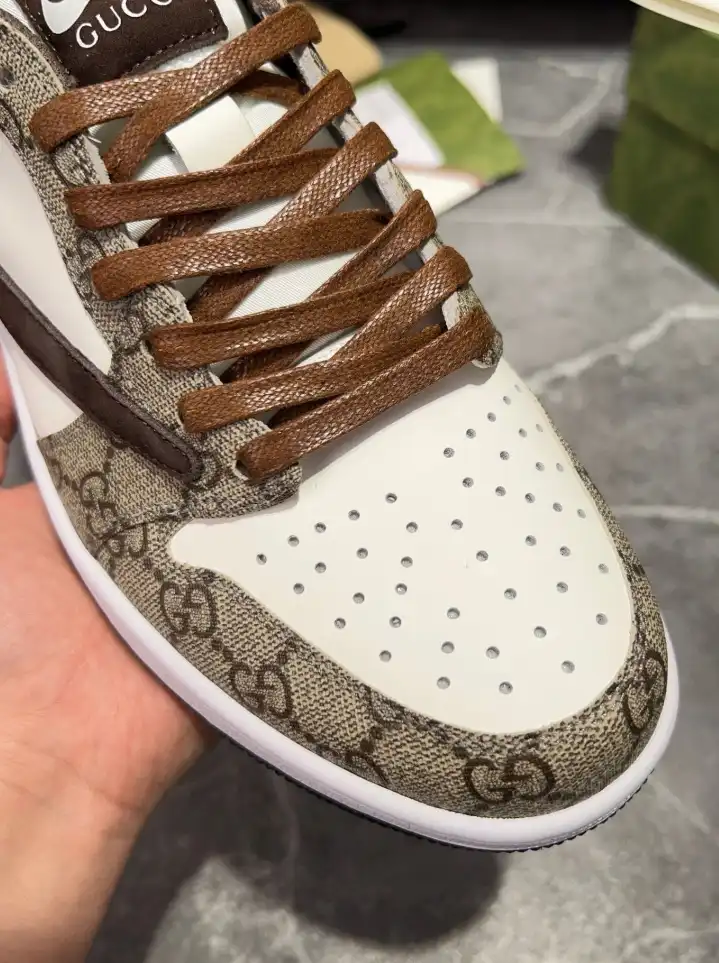 hype Gucci Sneakers