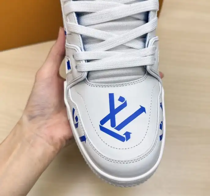 hype Louis Vuitton Sneakers