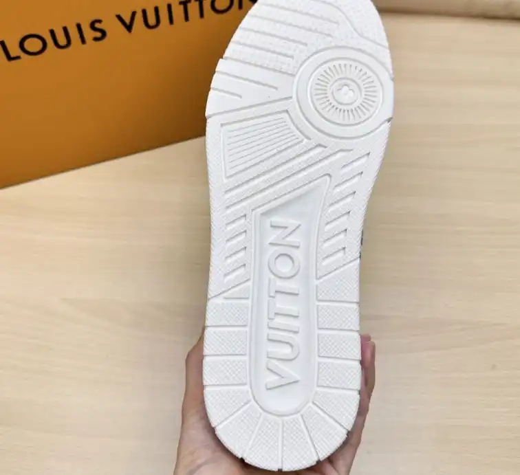 hype Louis Vuitton Sneakers