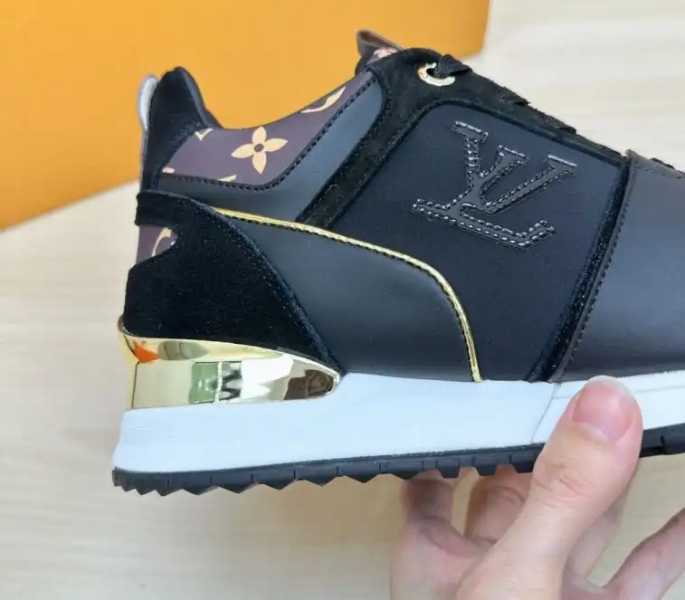 hype Louis Vuitton Sneakers