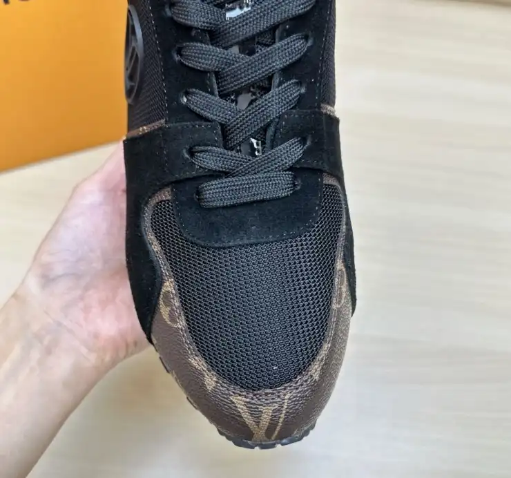 hype Louis Vuitton Sneakers