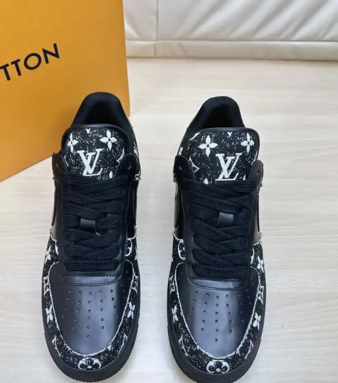 hype Louis Vuitton Sneakers