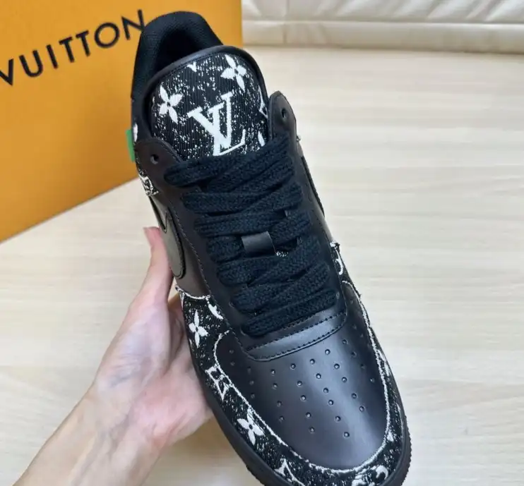 hype Louis Vuitton Sneakers