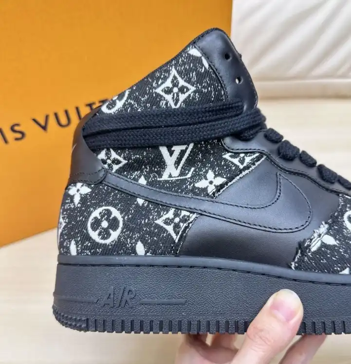 hype Louis Vuitton Sneakers