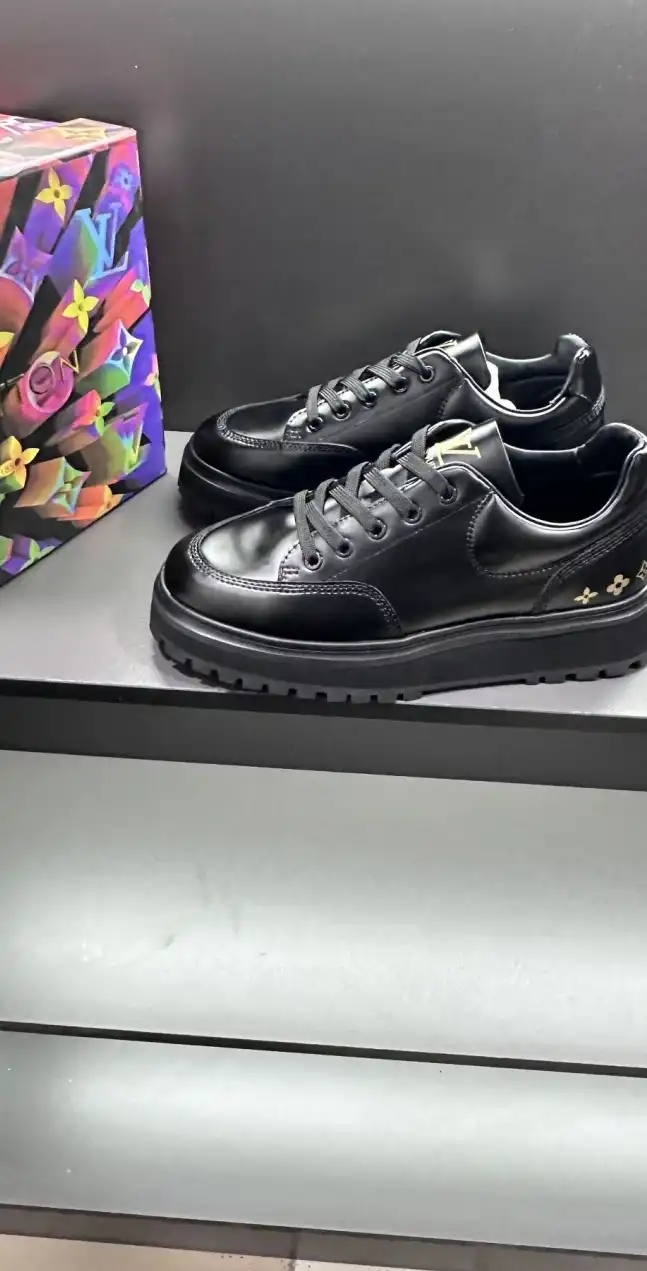 hype Louis Vuitton Sneakers